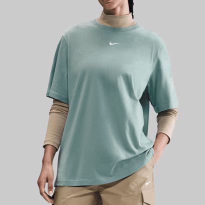 Playera Nike Sportswear Essential Mujer