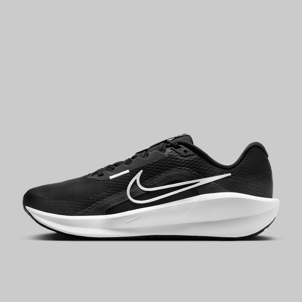 Tenis Nike Downshifter 13 Hombre Color Negro/Blanco