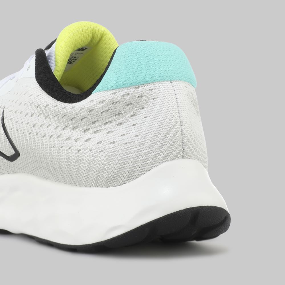 Tenis New Balance 520 v8 Hombre Color Blanco/Negro