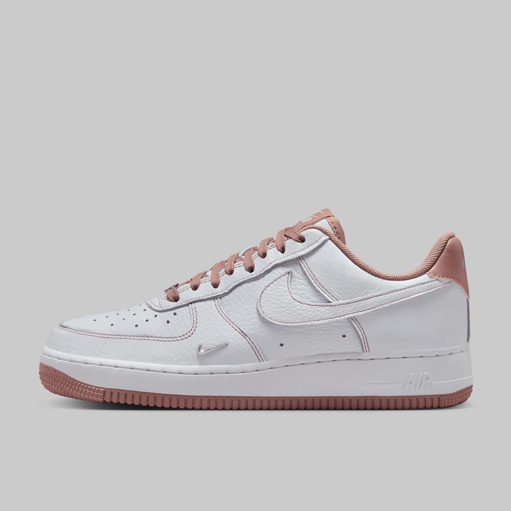 Tenis Nike Air Force 07 Mini Jewel Mujer Color Blanco/Rosa