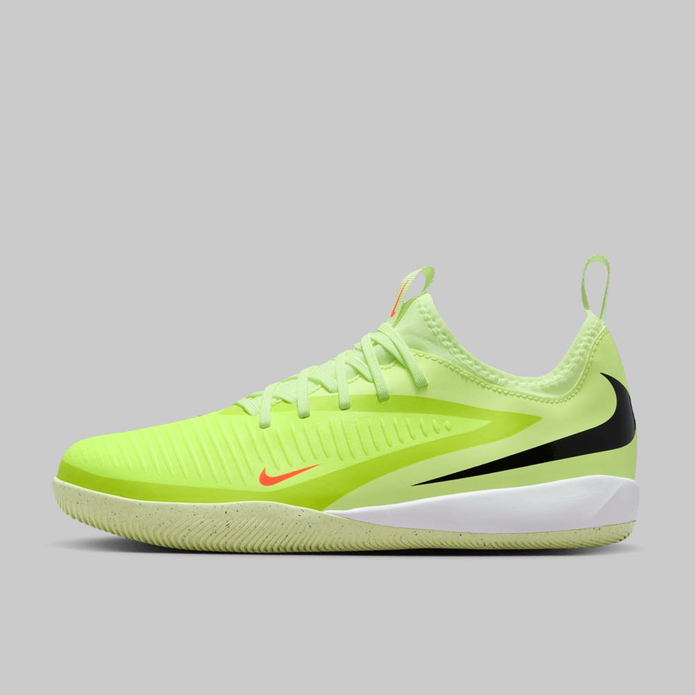 Taquetes Nike Phantom 6 Low Academy Joven