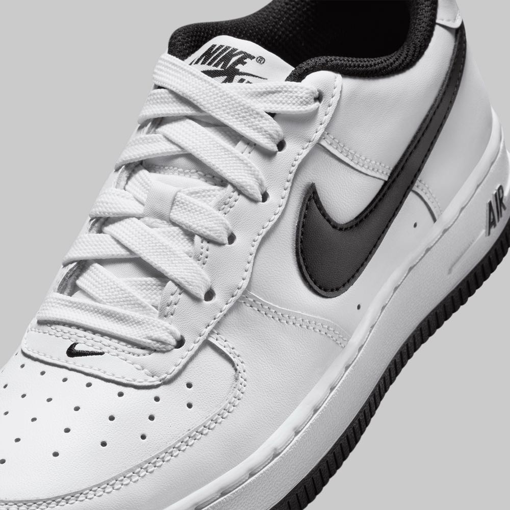 Tenis Nike Air Force LV8 Joven Color Blanco/Negro