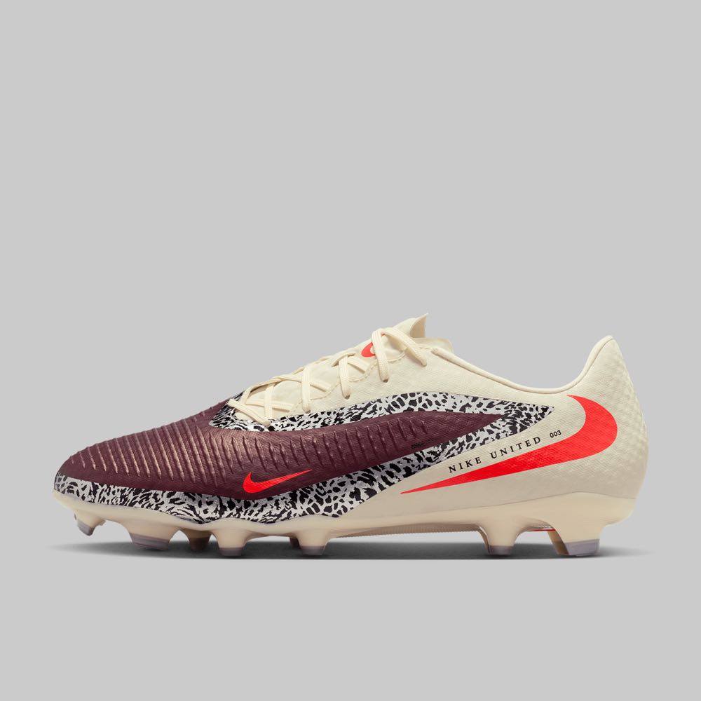 Taquetes Nike Phantom 6 Low Academy FG Hombre