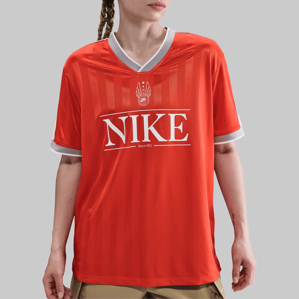 Playera Nike Sportswear Mujer