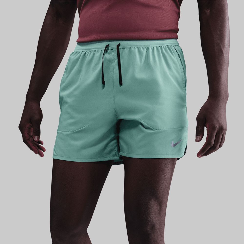 Short Nike Stride Hombre