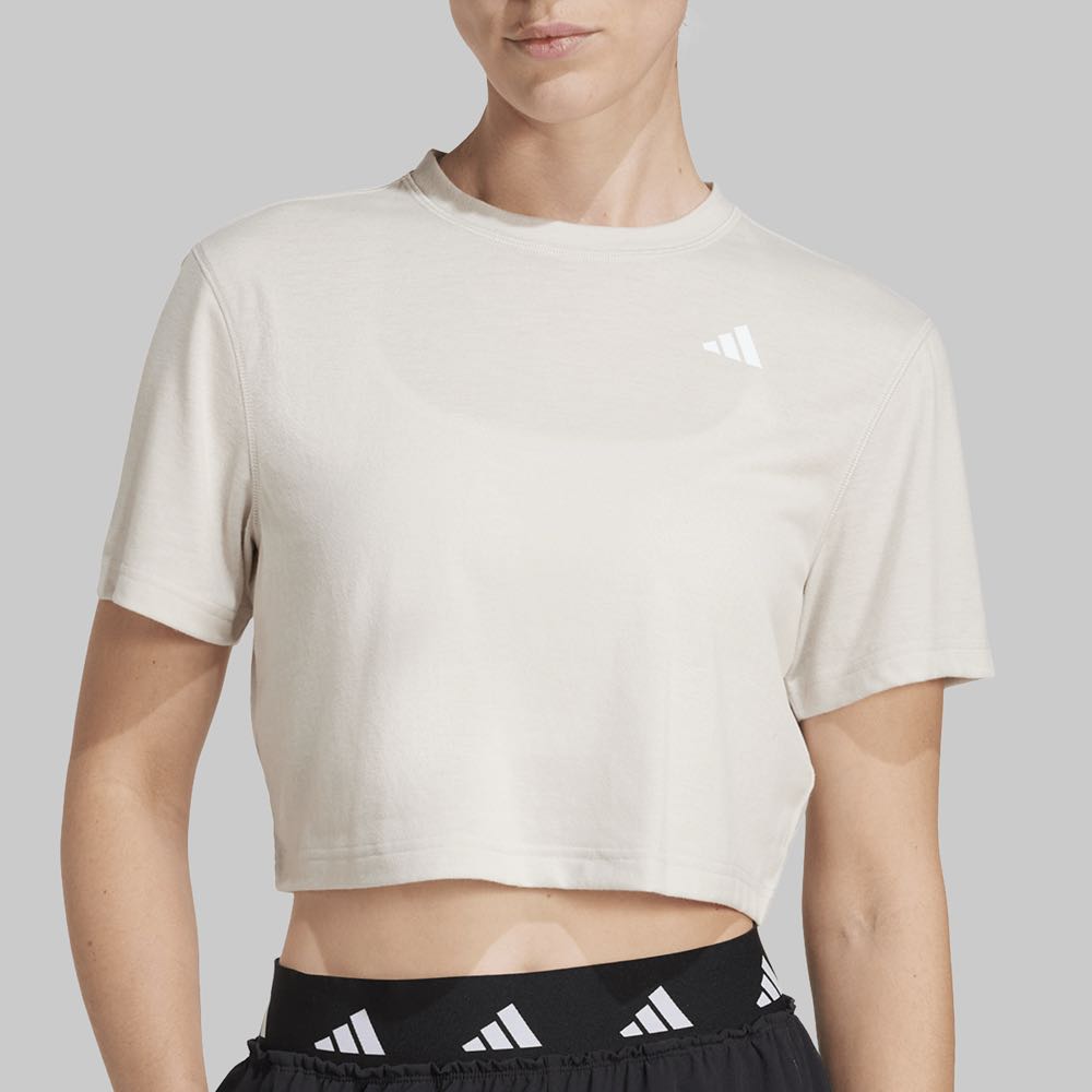 Playera adidas Train Essentials Mujer
