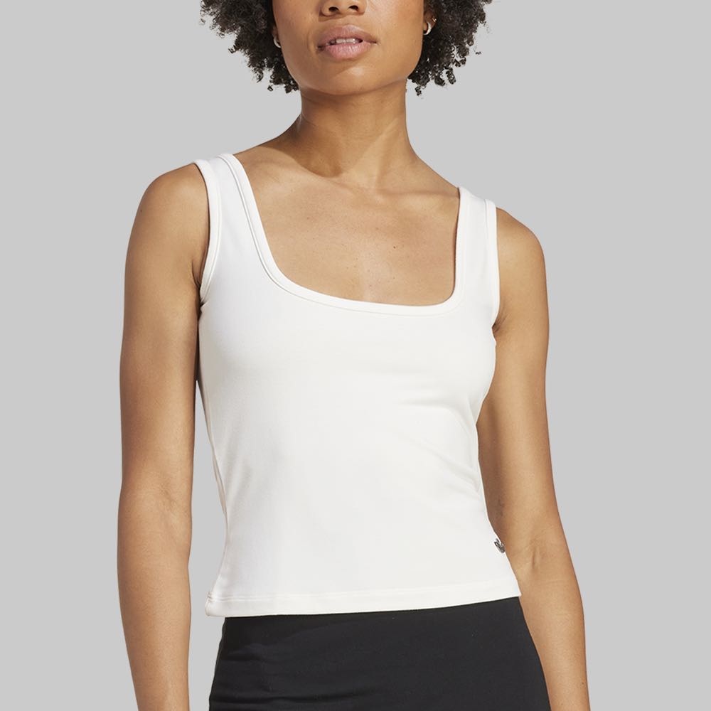 Playera adidas Premium Essentials Mujer