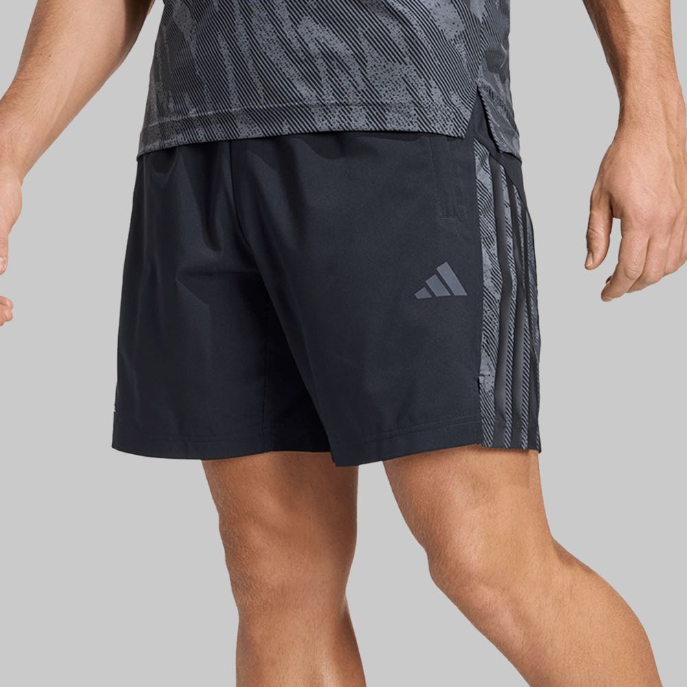 Short adidas Tech Essentials Hombre