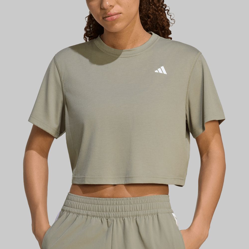 Playera adidas Train Essentials Mujer