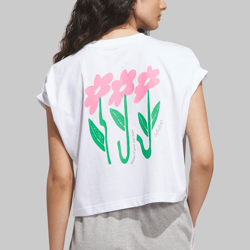 Playera adidas Floral Mujer.